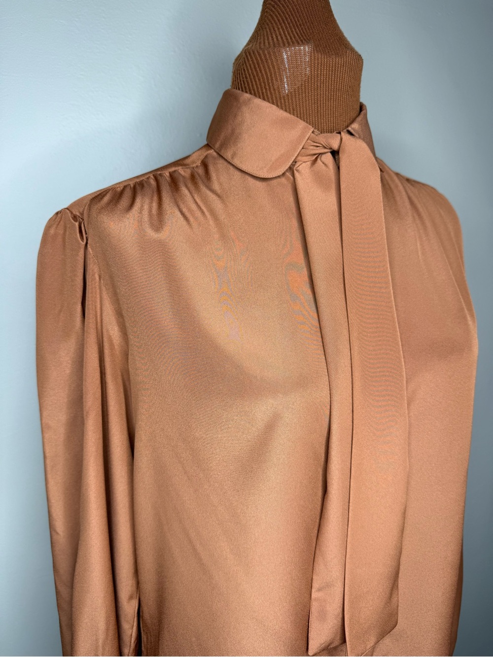 Neiman Marcus Jack Mulqueen Satin Tie-Neck Blouse Copper Brown Vintage Size 8 - Picture 3 of 10